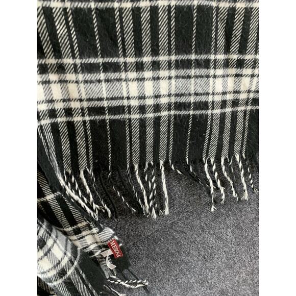 Merona Women’s Scarf Flannel Plaid Black White One Size - Picture 7 of 7